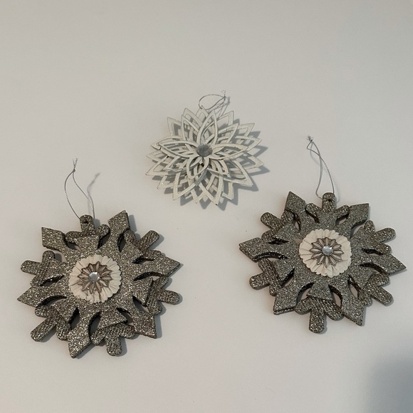 Lot of 3‎ Christmas Snowflake Ornaments - Picture 1 of 6